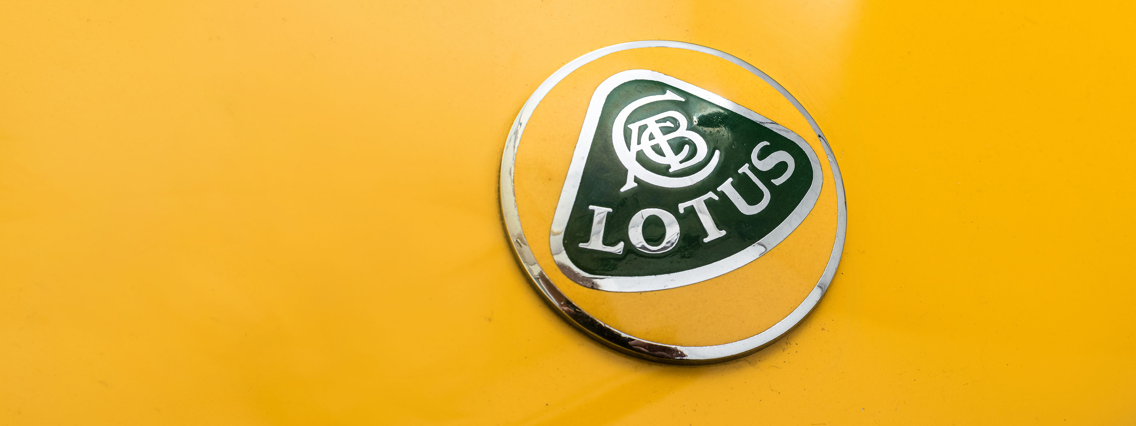 Lotus Roundel Emaille